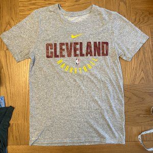 Nike Dri-Fit Women's Tee Cleveland Cavaliers - Small